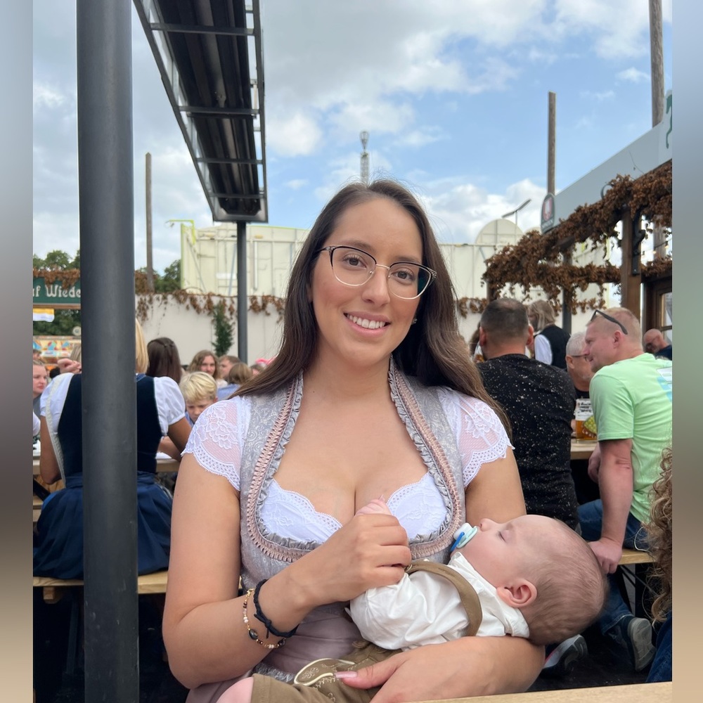 Meet your Posher, Adriana